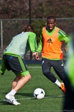 Zakuani takes on Roger